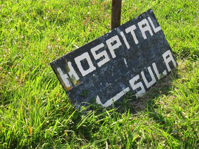 roadside-sign-for-the-hospital_opt